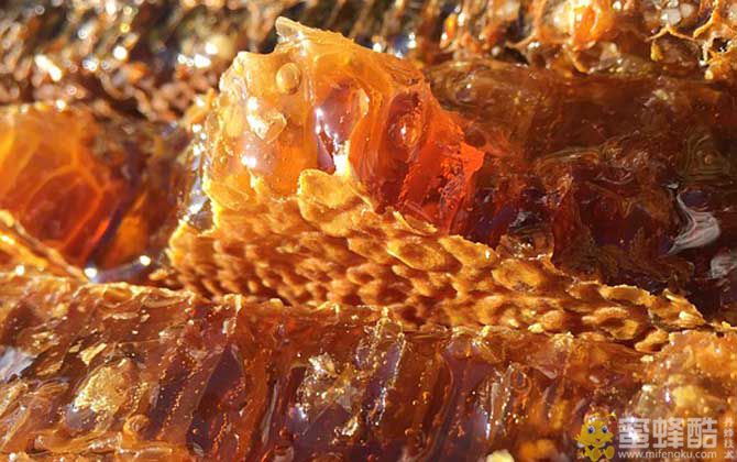 蜂巢蜜可以直接吃吗？