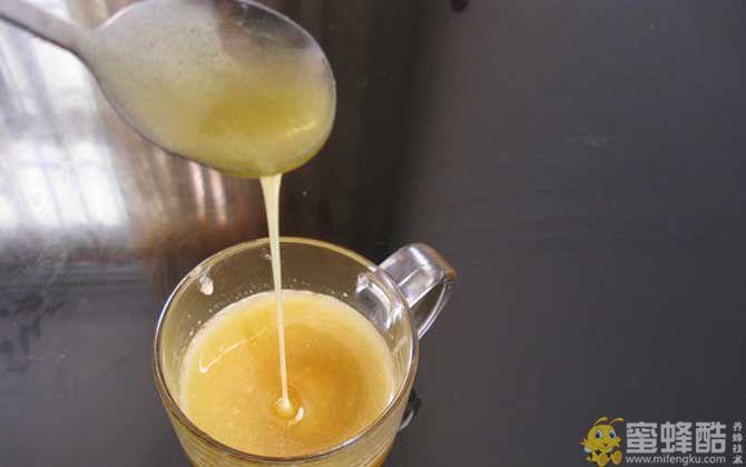 蜂蜜水的作用与功效及正确喝法(图1)