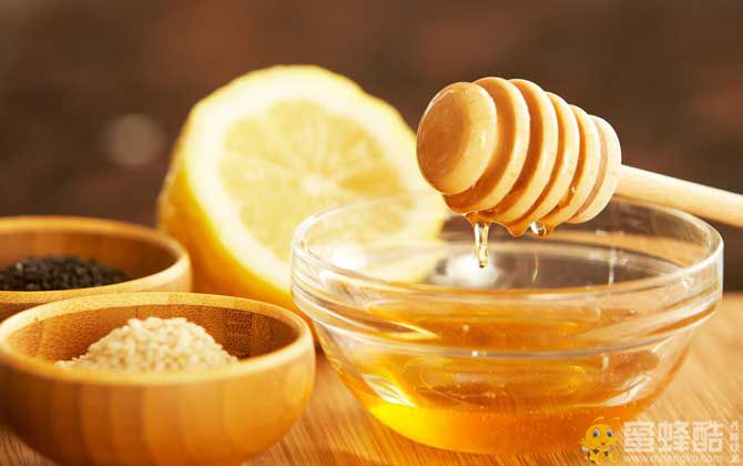 蜂蜜面膜的功效与作用及简单做法